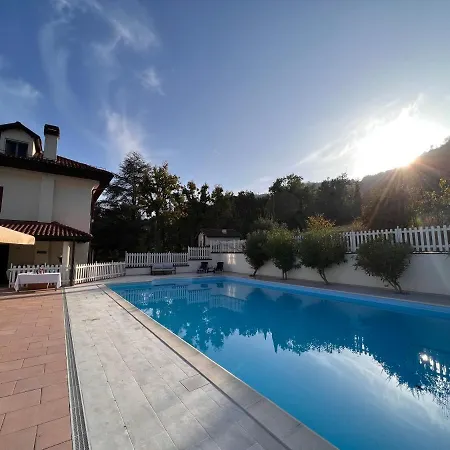Estate: Conference & Leisure Retreat For 20 Villa