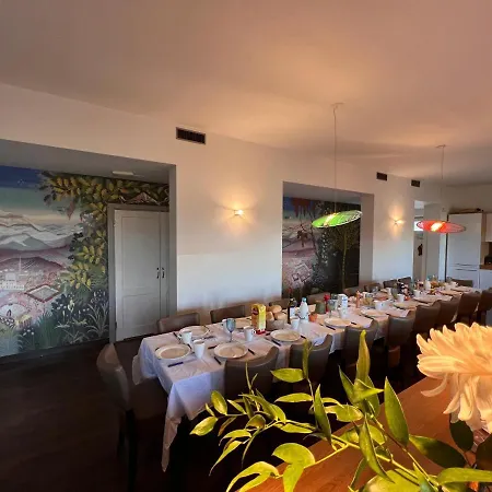 Estate: Conference & Leisure Retreat For 20 Villa Cairo Montenotte