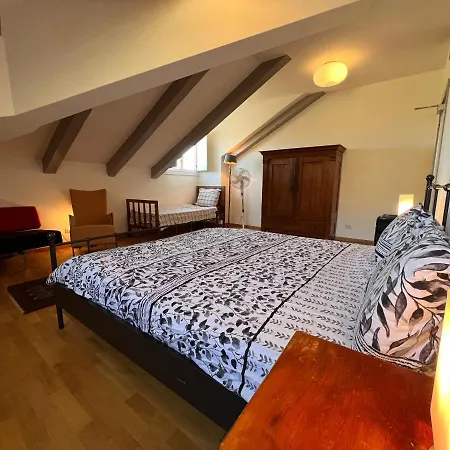 Villa Estate: Conference & Leisure Retreat For 20 *