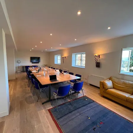 Estate: Conference & Leisure Retreat For 20
