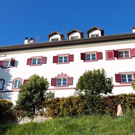 Estate: Conference & Leisure Retreat For 20