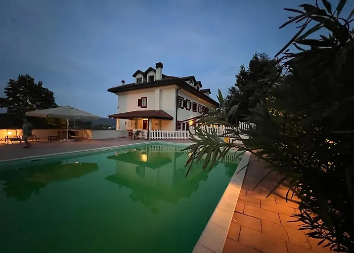 Villa Large For 20 Guests On Large Estate With Private Pool And Tennis Court Big Conference With Facilities Villaitaly Eu Cairo Montenotte