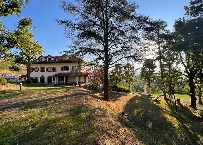 Large For 20 Guests On Large Estate With Private Pool And Tennis Court Big Conference With Facilities Villaitaly Eu Villa Cairo Montenotte
