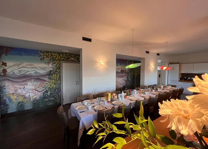 Large For 20 Guests On Large Estate With Private Pool And Tennis Court Big Conference With Facilities Villaitaly Eu Villa Cairo Montenotte