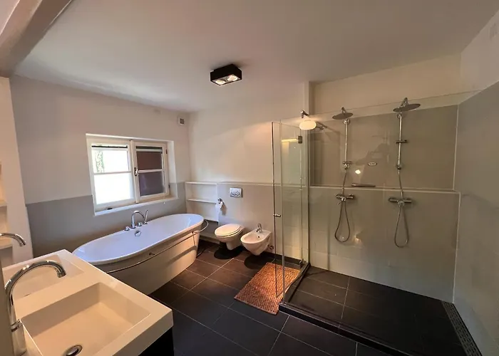 Large For 20 Guests On Large Estate With Private Pool And Tennis Court Big Conference With Facilities Villaitaly Eu