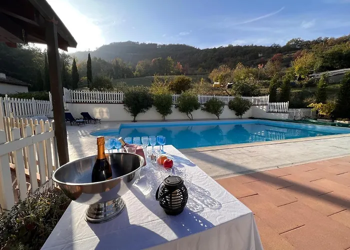 Villa Large For 20 Guests On Large Estate With Private Pool And Tennis Court Big Conference With Facilities Villaitaly Eu
